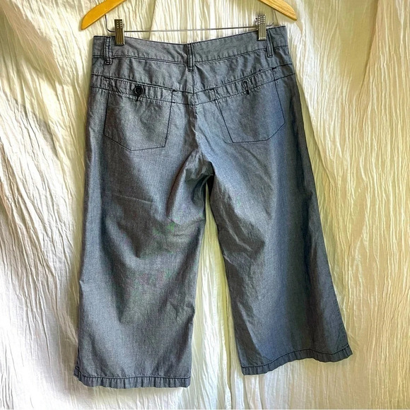 >90%OFF❣️ BCBG Maxazria Kendra Chambray Cropped Pants, 28 - Picture 3 of 12